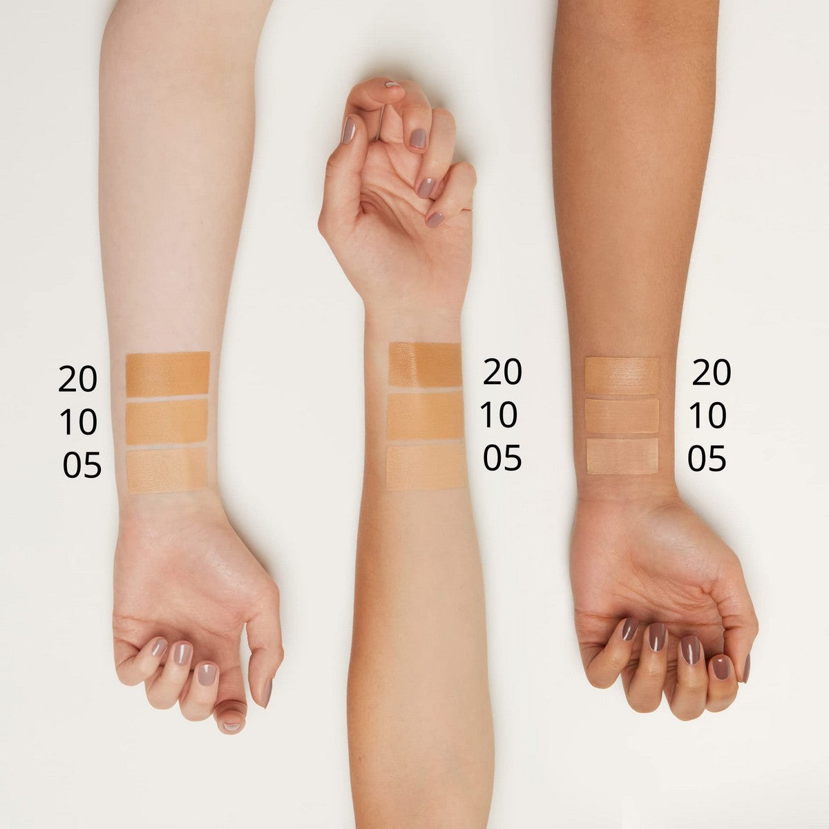 Hydrating Cream with Colour Essence Hydro Hero 05-natural ivory SPF 15